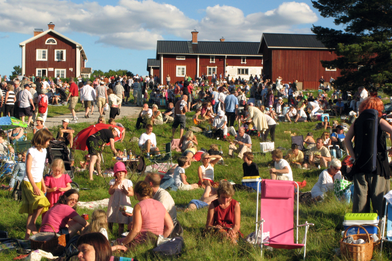 Allspel blir masspel. Bingsjöstämman 2010 Foto: Torbjörn L. Wikimedia Commons.